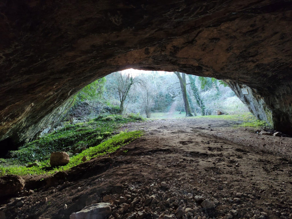 Grotta Lesa 