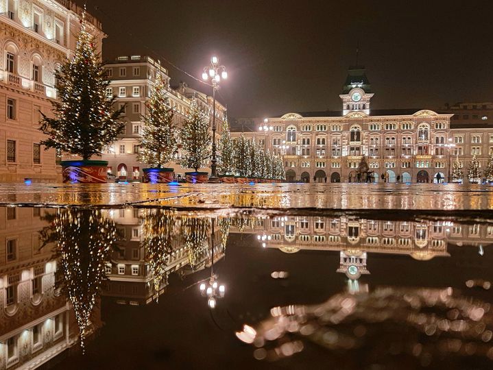 Trieste piazza Unità Natale ph Ivan De Leo